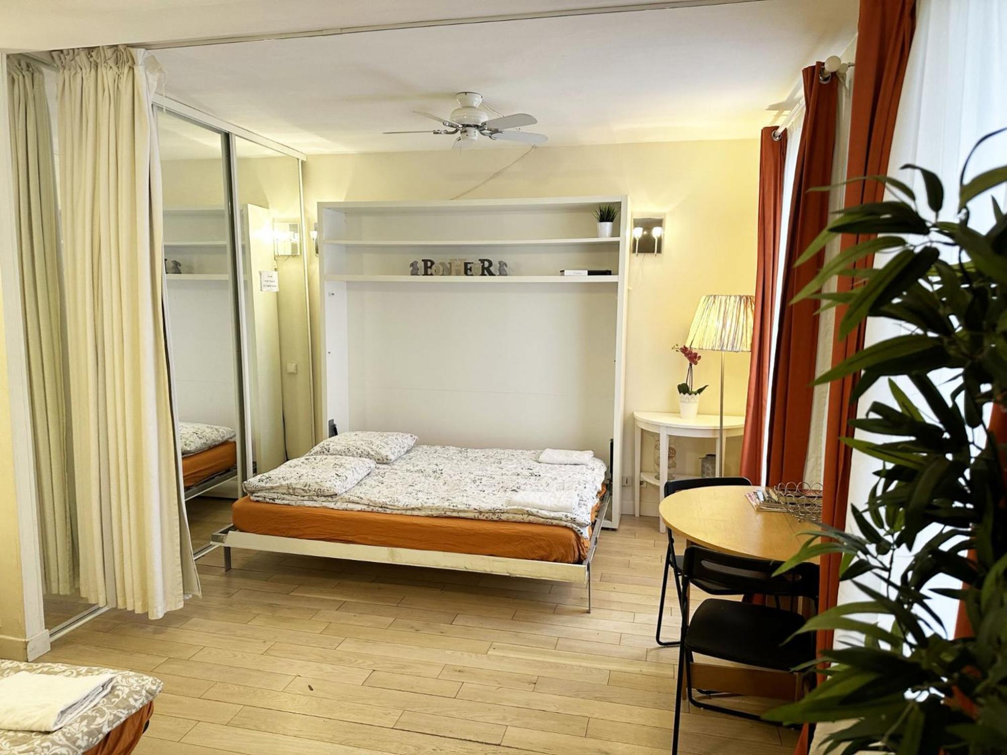 Heart Of Paris, Quiet, Perfect To Enjoy The Appartement Parijs